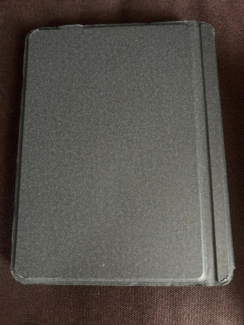 【極美品】iPad（第10世代）Wi-Fi／シルバー／64GB/キーボード付