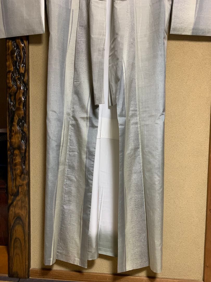 177 正絹　　本場白大島紬（よろけ縞） 　　　（しつけ有り）