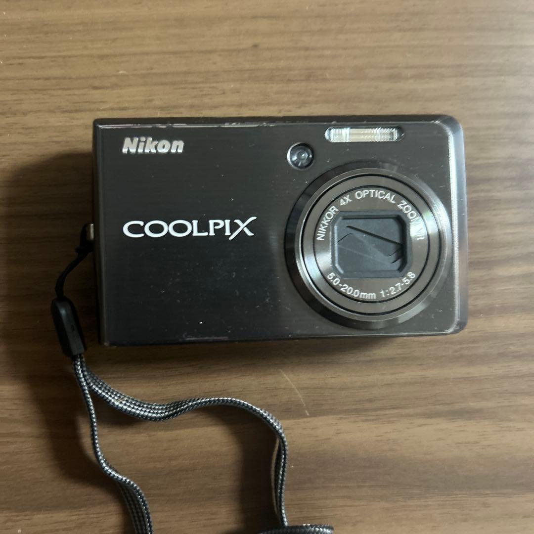 Nikon COOLPIX S600デジタルカメラ 充電器付き