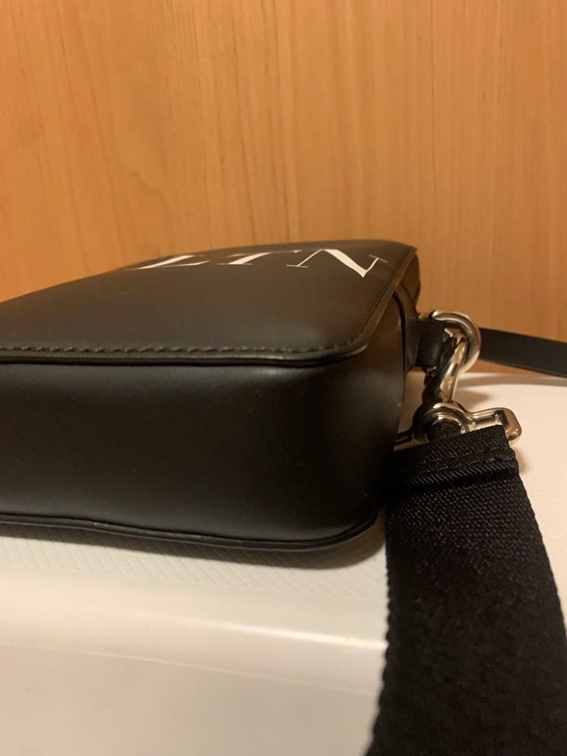 ヴァレンティノ VALENTINOレザーショルダーバッグ　美品