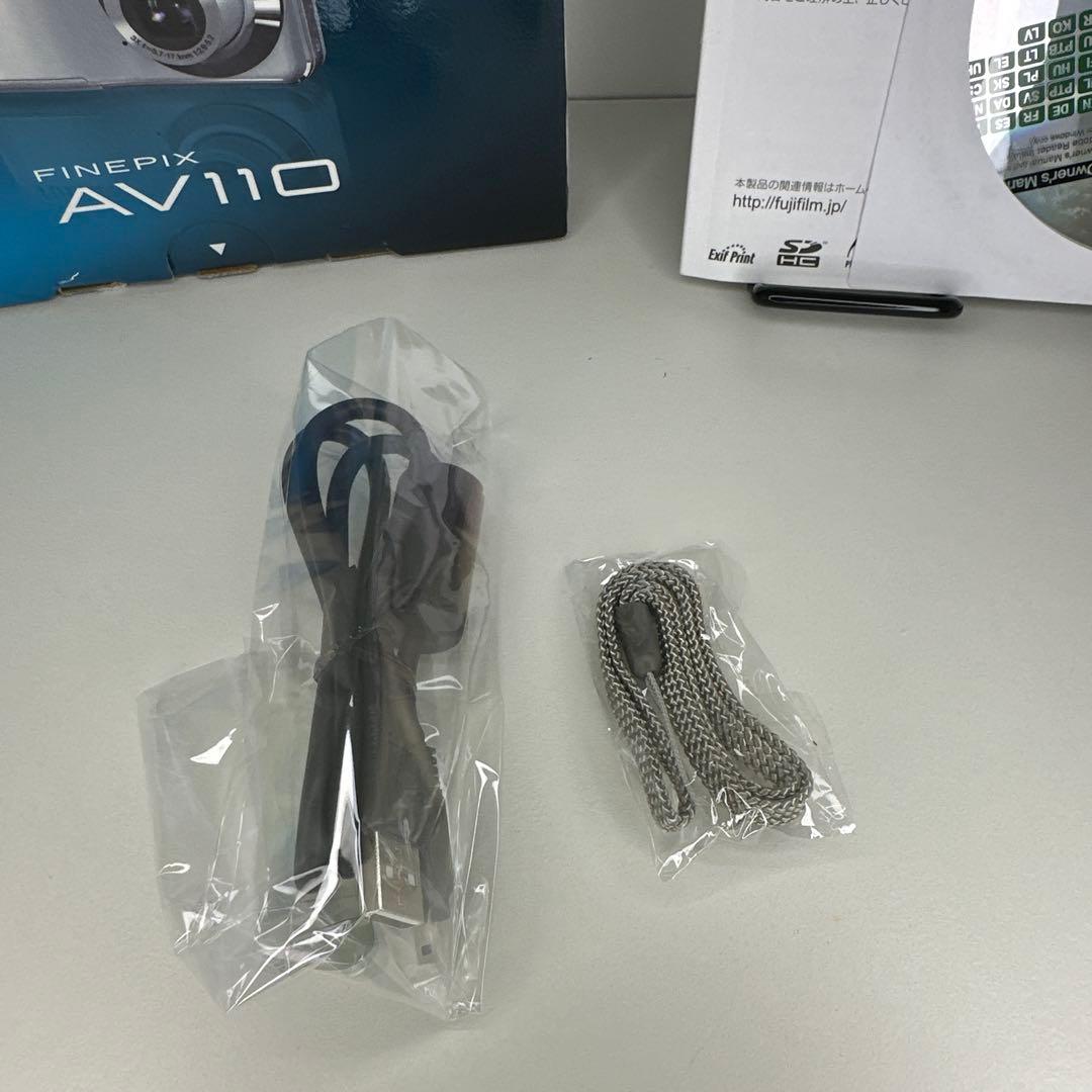 FUJIFILM FINEPIX AV110 シルバー