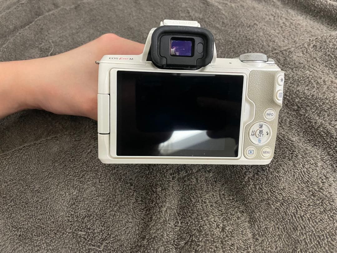Canon EOS M ホワイト EF-M 15-45mm
