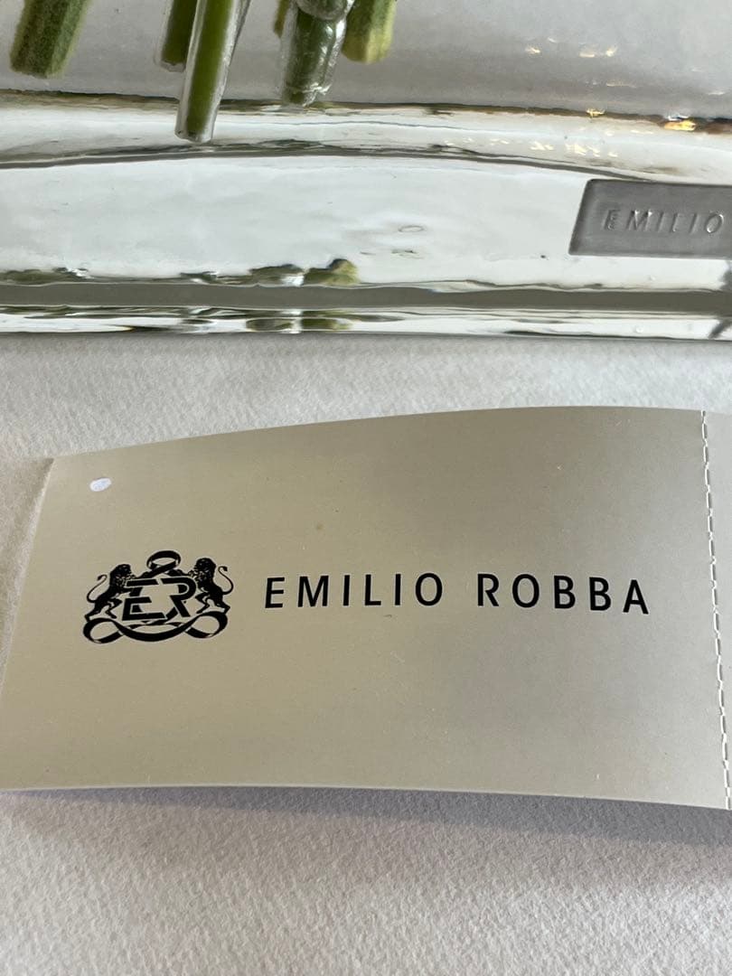 【エミリオロバ・ 春らしいラナンキュラスとグリーン… ガラス花瓶付き】