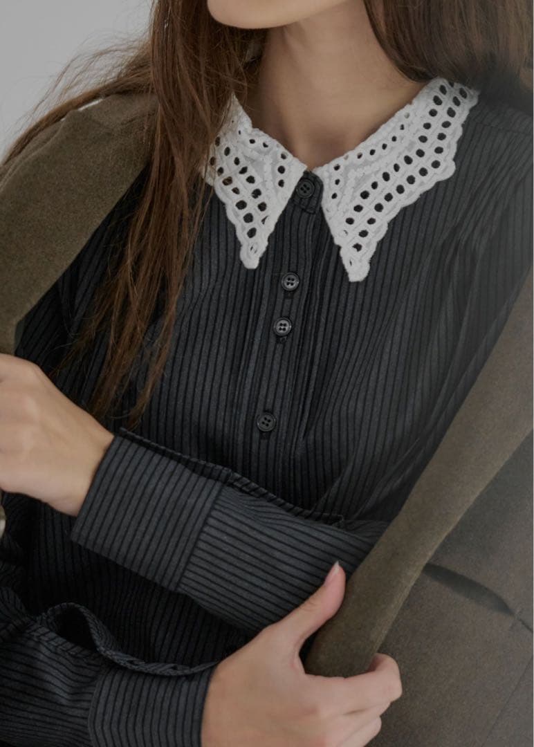 【新品未使用タグ付き】willfully　レースカラーショルダーピンタックシャツ