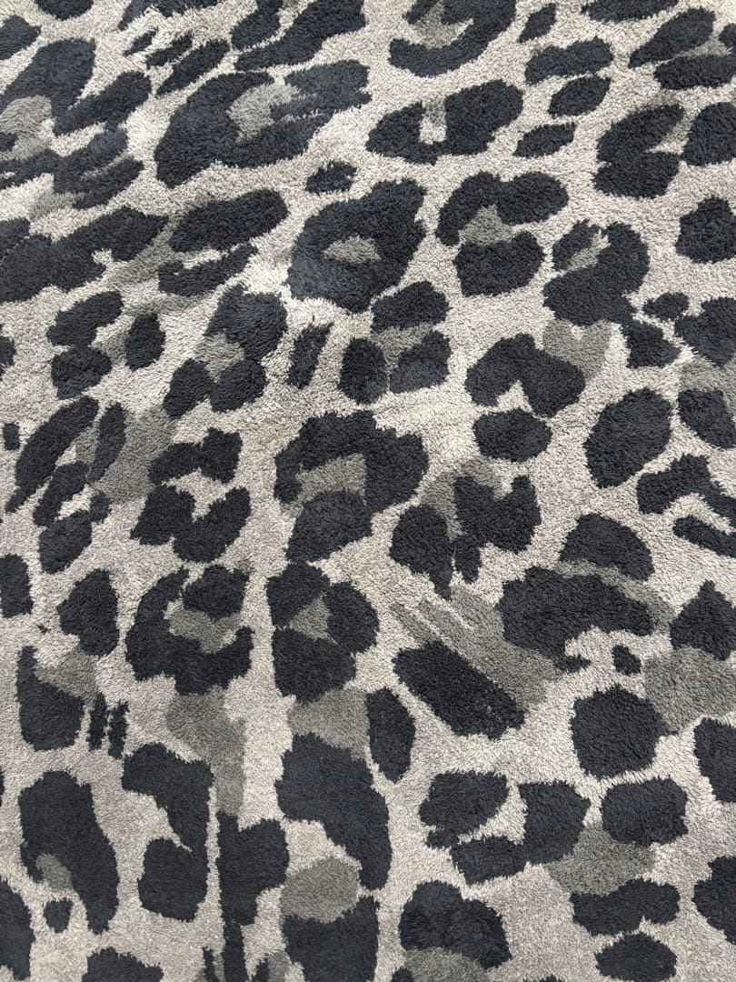 セール　新品 ベアフットドリームス ヒョウ柄　超厚手　セミダブル ブランケット