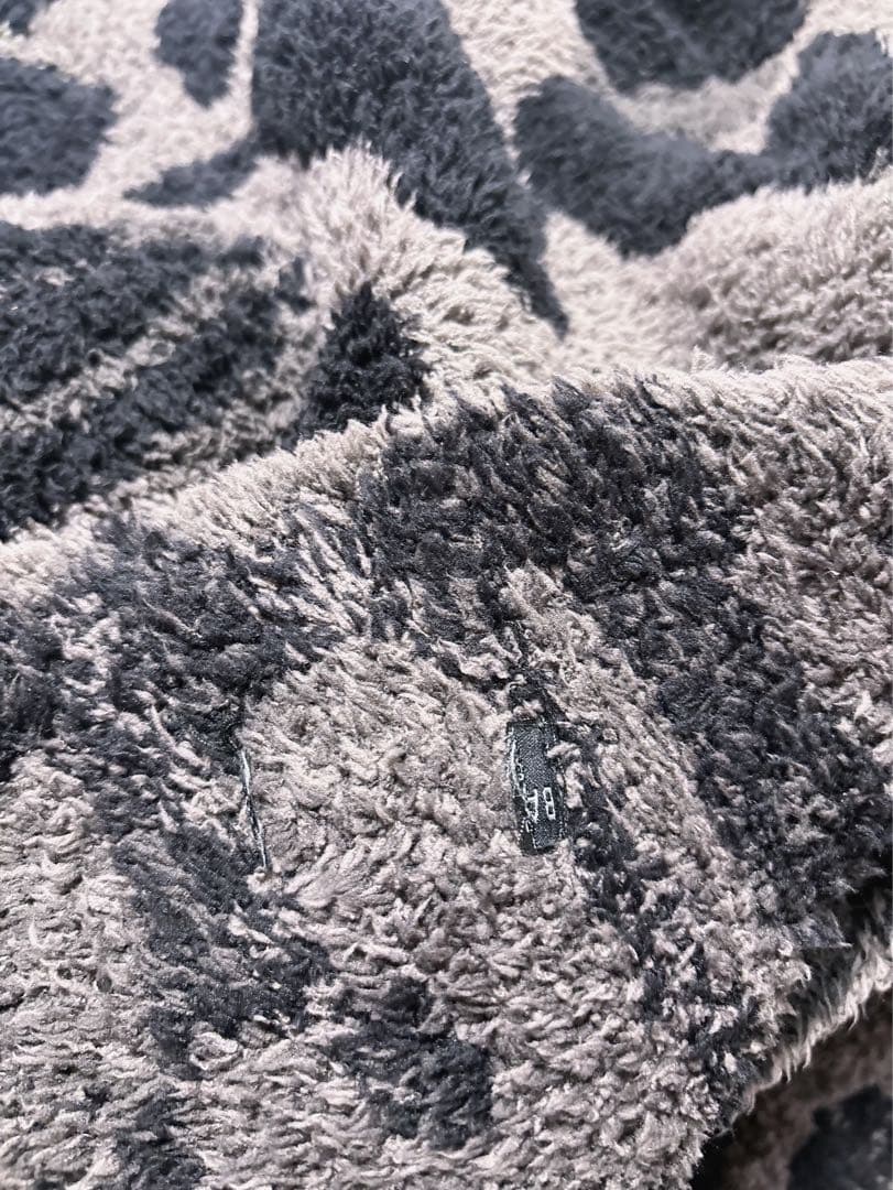 セール　新品 ベアフットドリームス ヒョウ柄　超厚手　セミダブル ブランケット