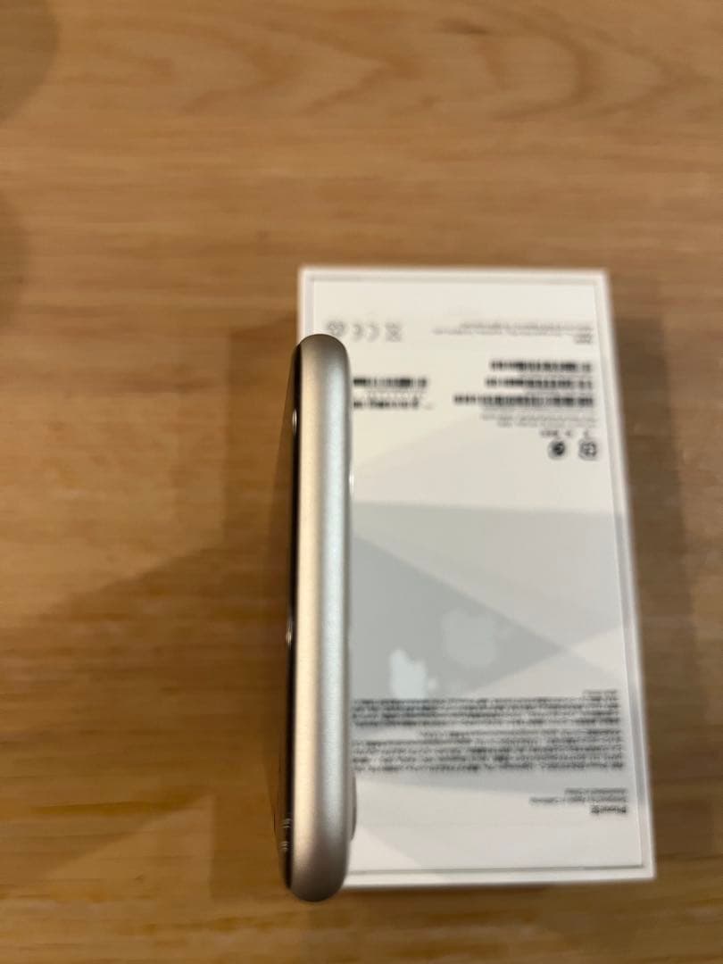 Apple iPhone SE (第3世代) ➕AirTagセット