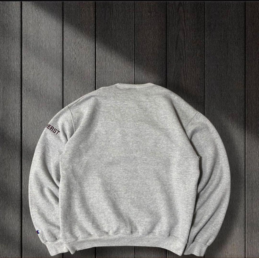 k*a様 4271/チャンピオン マサチューセッツ大学 カレッジ刺繍ロゴ スウェ