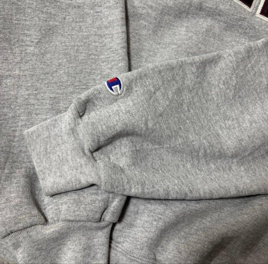 k*a様 4271/チャンピオン マサチューセッツ大学 カレッジ刺繍ロゴ スウェ