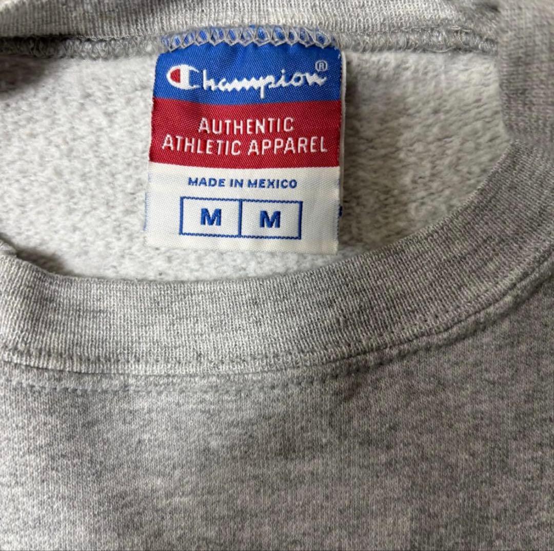 k*a様 4271/チャンピオン マサチューセッツ大学 カレッジ刺繍ロゴ スウェ