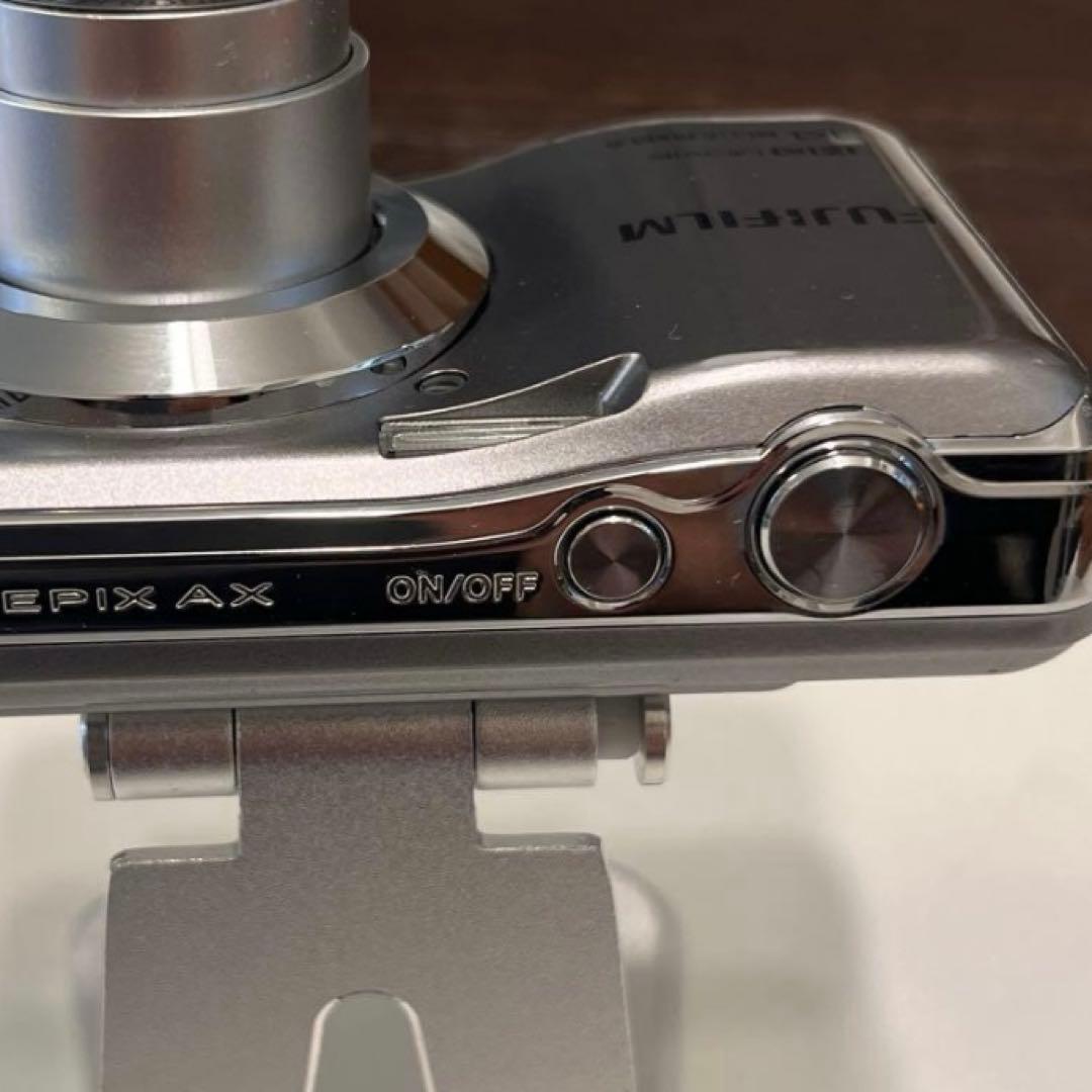 レトロコンデジ　FINEPIX AX600 シルバー　単三電池稼働ファインピクス