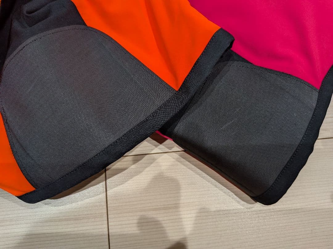 美品 ONYONE オンヨネ デモモデルスキーウェア上下 Lサイズ