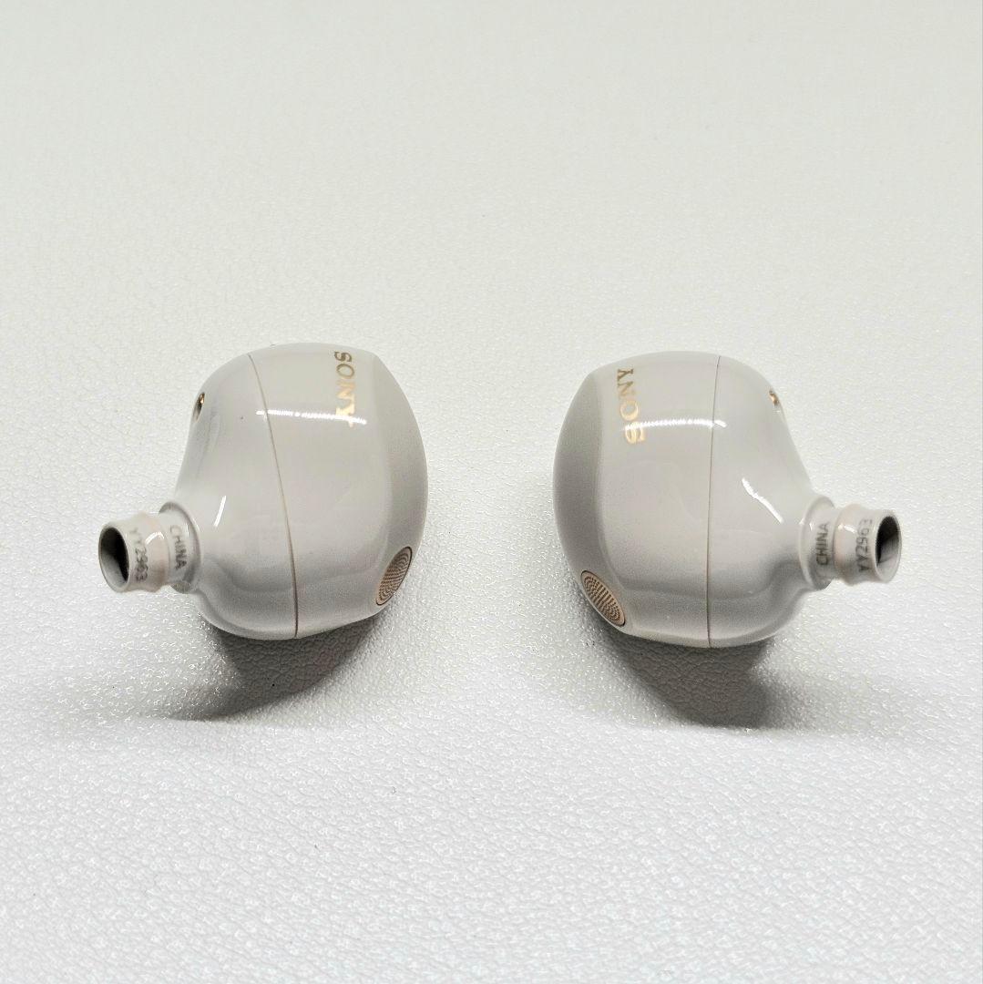 SONY　WF-1000XM5　プラチナシルバー