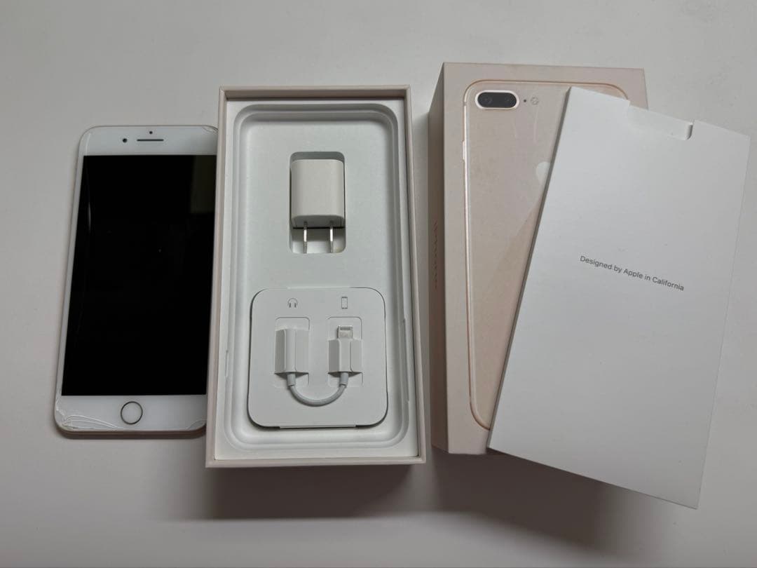 Apple iPhone 8 Plus ゴールド 本体