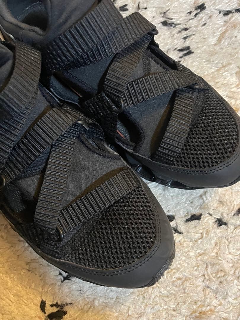 Mizuno ブラック スポーツサンダル　WAVE PROPHECY STRAP