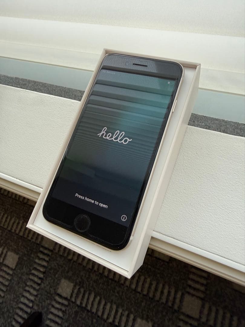 iPhone SE 第3世代 256GB スターライト SIMフリー 本体 海外