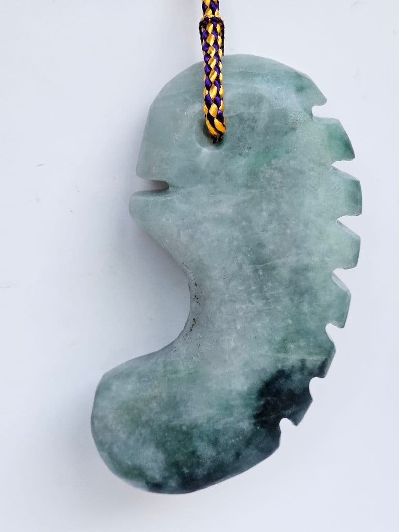 超特大 獣型 薙鎌 翡翠勾玉　　☆28,000円☆