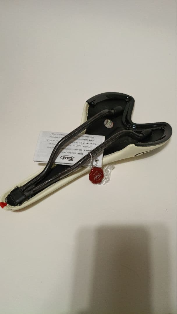 selle ITALIA THOKK ホワイトサドル