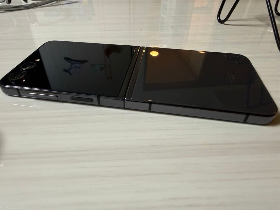 携帯電話本体 au scg23 galaxy z flip5 simfree 256