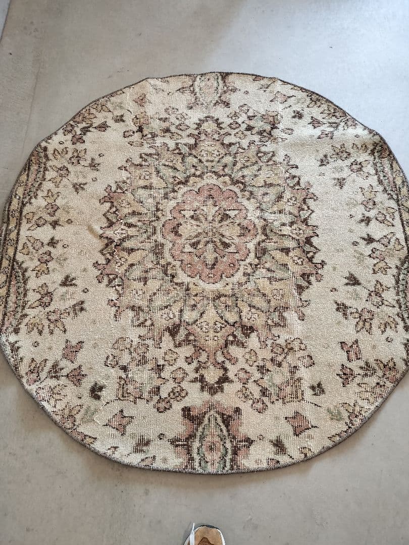 ベージュにくすみピンクと水色　サークルラグ　No.620