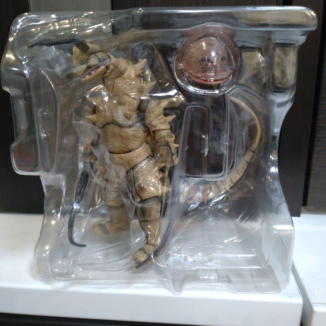 s.h.figuarts グドン ウルトラマン ソフビ フィギュアーツ 怪獣