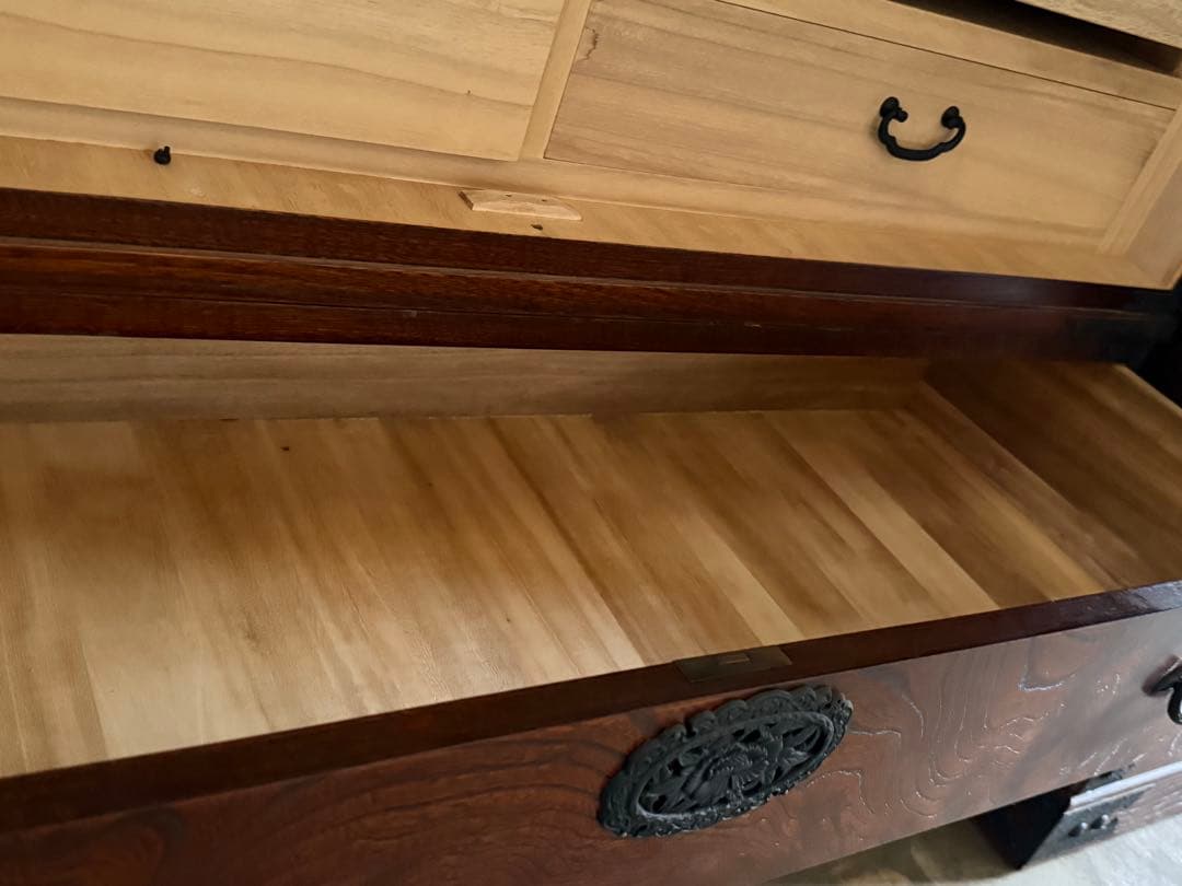 【送料込み】岩谷堂箪笥　衣装箪笥　アンティーク家具　 和家具　岩手伝統工芸