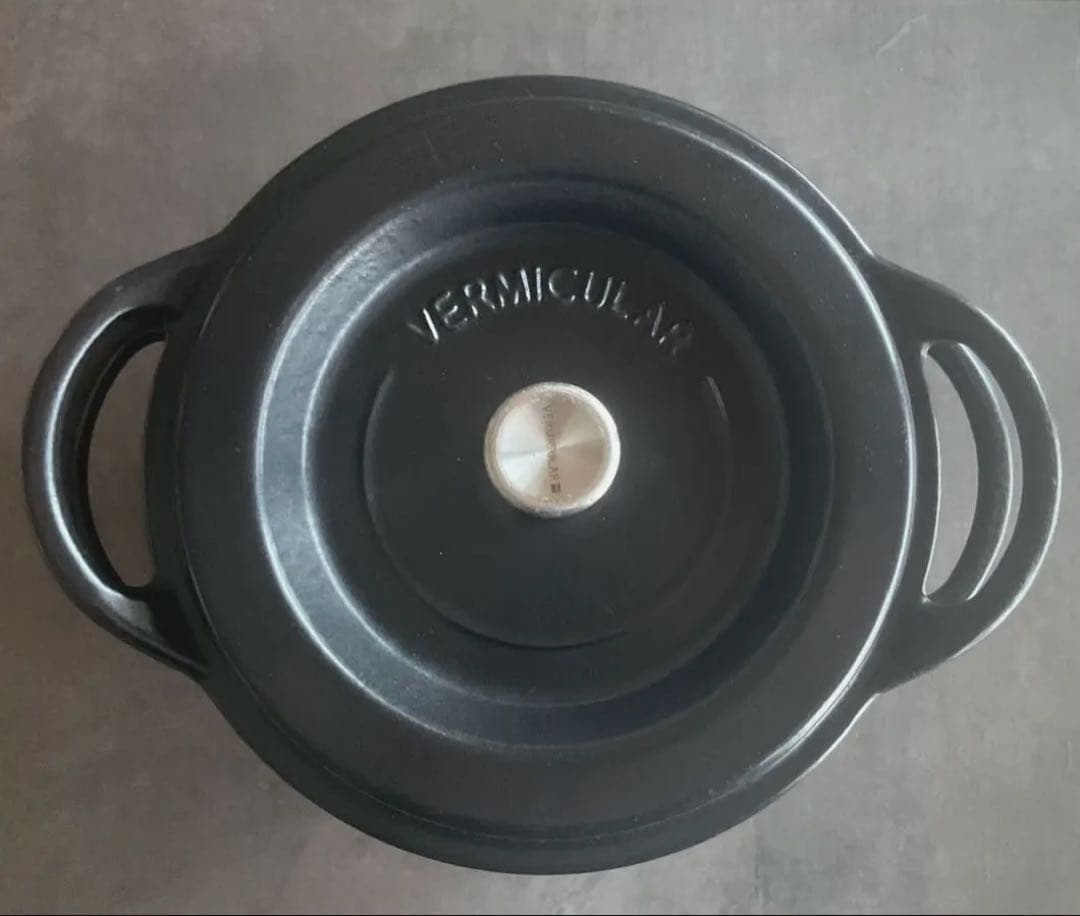 VERMICULAR オーブンポットラウンド　両手鍋 マットブラック　18cm