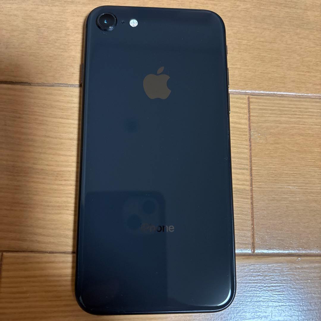 美品　iPhone8 64GB SIMフリー　バッテリー100%