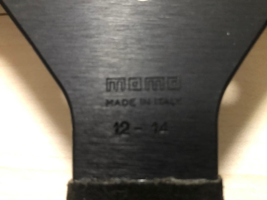 momo ステアリングホイール