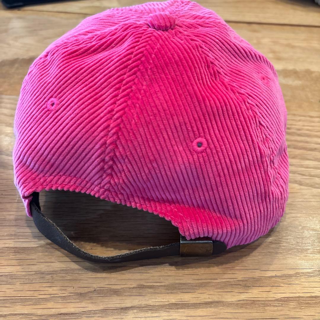 美品Supreme クラシックロゴ コーデュロイキャップ ピンク 刺繍ロゴ