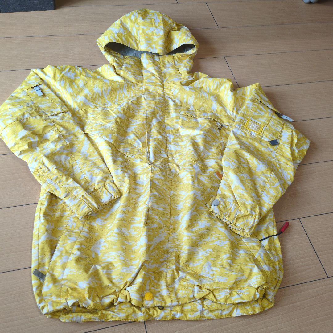 極美品　期間限定　格安出品　イエロー迷彩 スノーボードウェア　おまけ付き