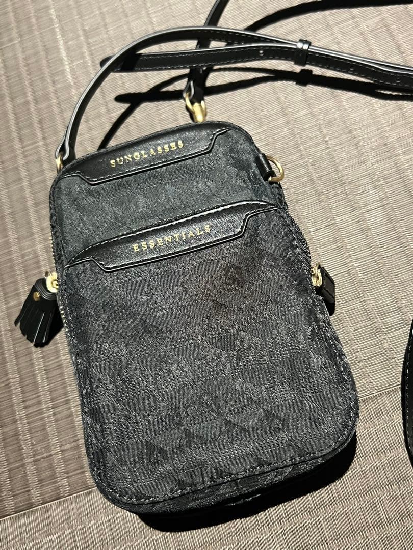 タイムセール‼️Anya Hindmarch エッセンシャルズ ショルダーバッグ
