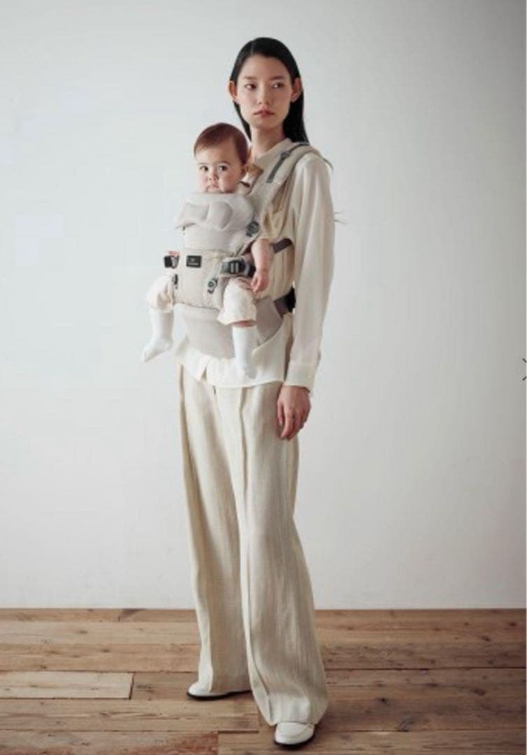 最終値下☆エールベベ 抱っこ紐 ベビーキャリアスリー ライトベージュ 新品未使用