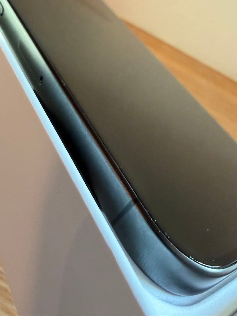 iPhone 15 Pro 256GBブラックチタニウム 軽微な傷　SIMフリー