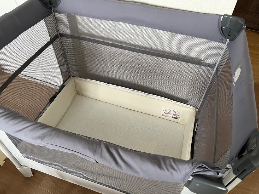 ベビーベッド　アップリカ　ココネルエアー　ホワイトグレー