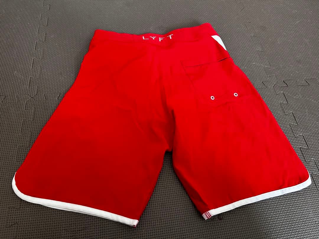 LYFT ボードショーツレッド　Mサイズ