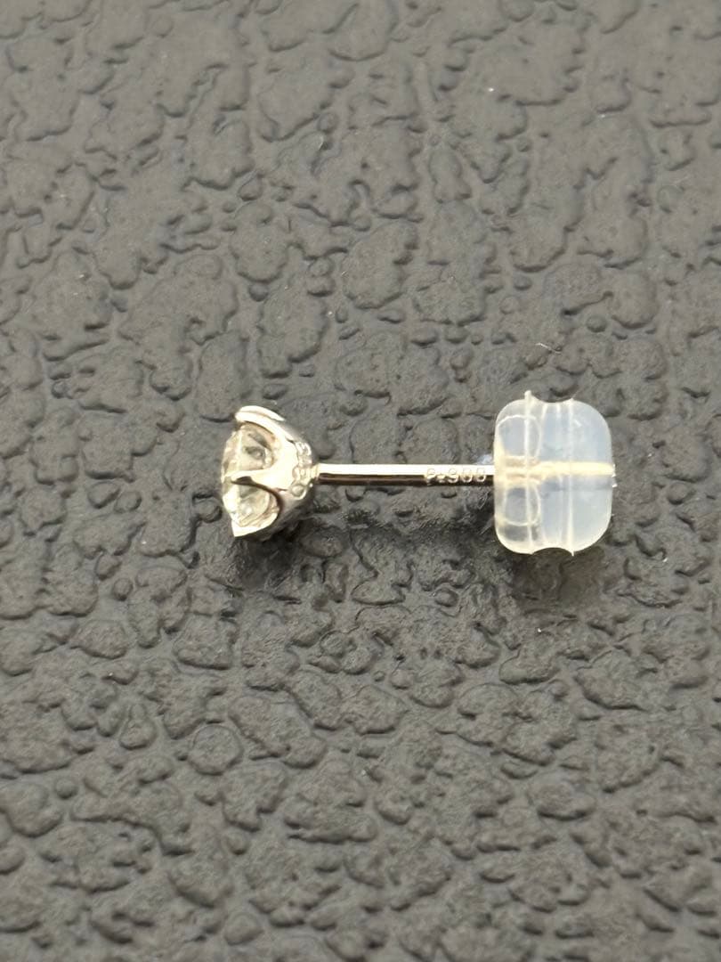 ダイヤモンド　ピアス　0.3ct