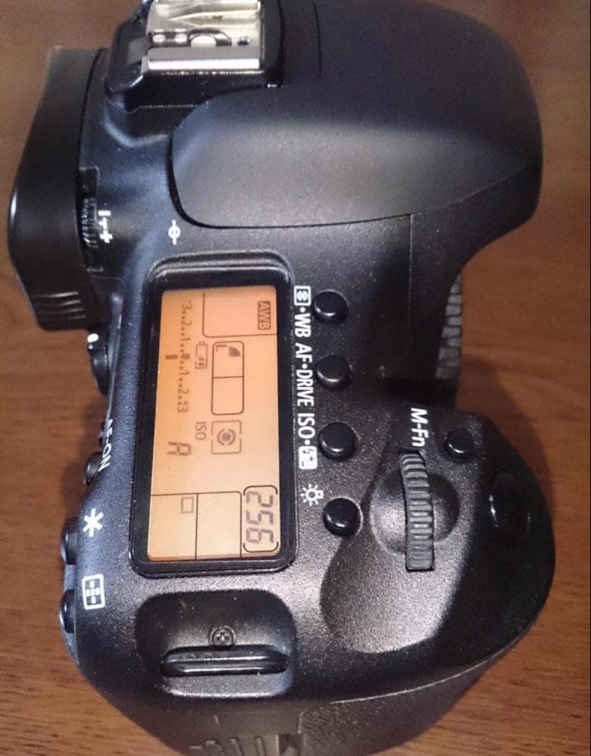 Canon EOS 7D デジタル一眼レフカメラ