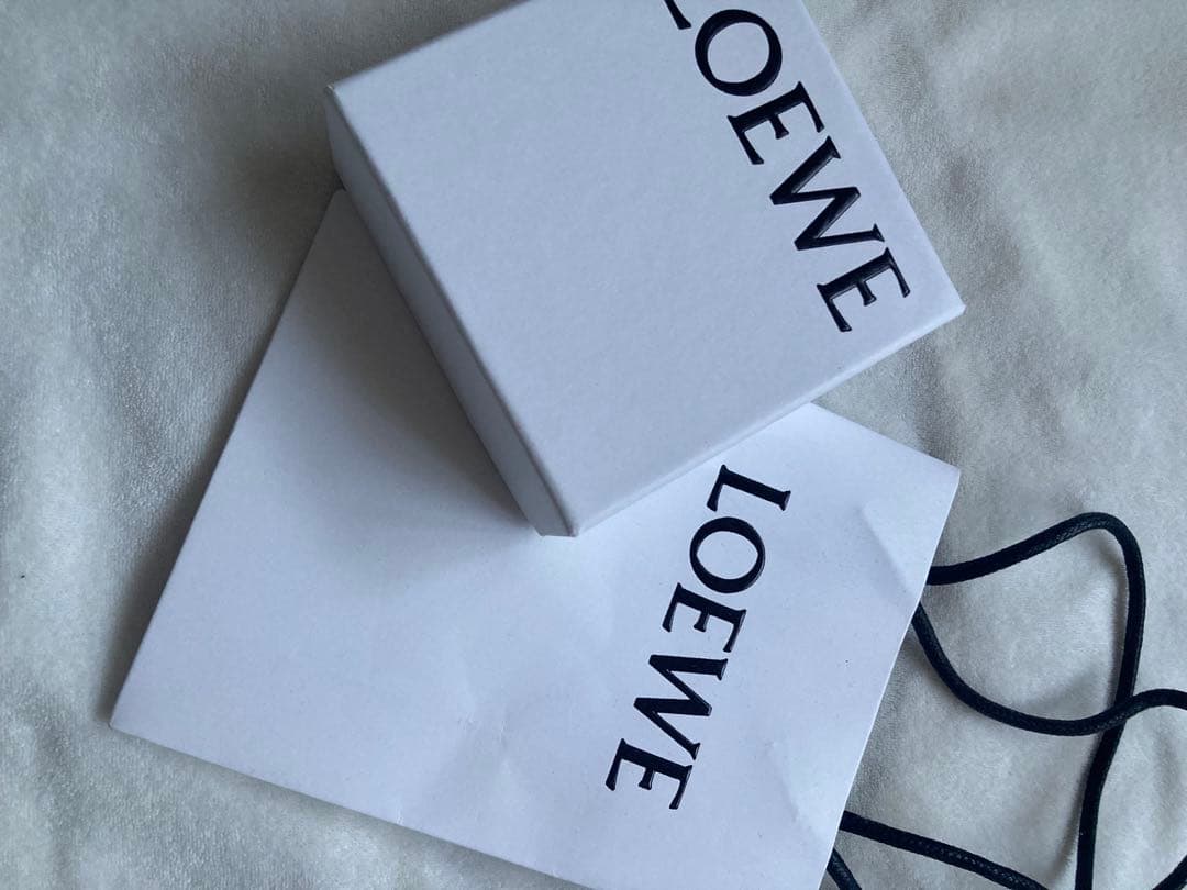 【品薄】LOEWE ローズゴールド ブローチ ロエベ