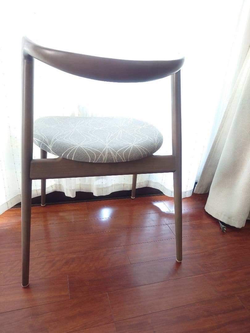 フクラ カストール ダイニングチェア