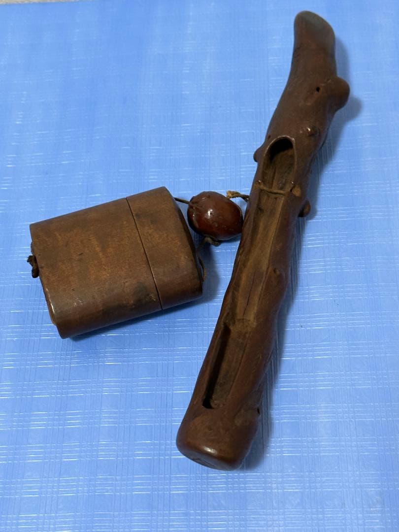 提げ物 煙管入れ 時代物 喫煙具 煙管筒 根付 銀製