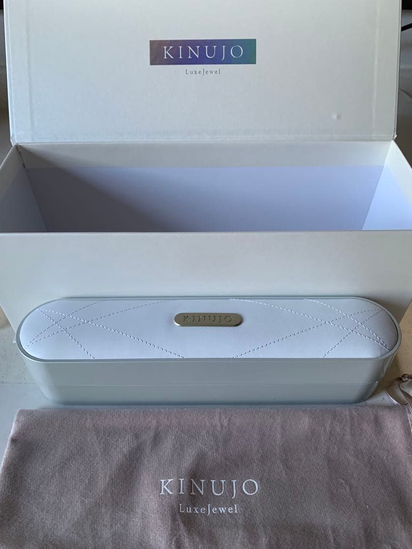 新品未使用　KINUJO LUXEJEWEL コードレスストレートアイロン