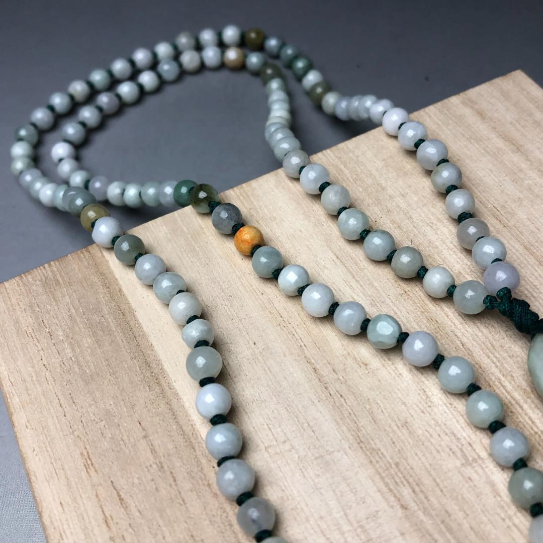 勾玉 翡翠　ヒスイ　糸魚川　翡翠　ペンダント　ケース付き