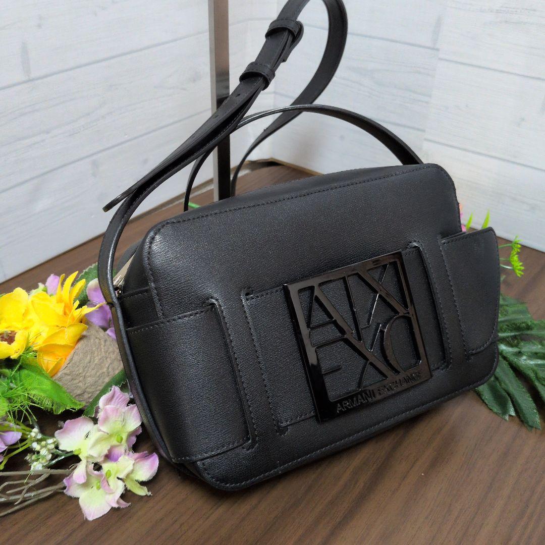 ARMANI EXCHANGE　スクエアロゴバックルショルダーバック　極美品