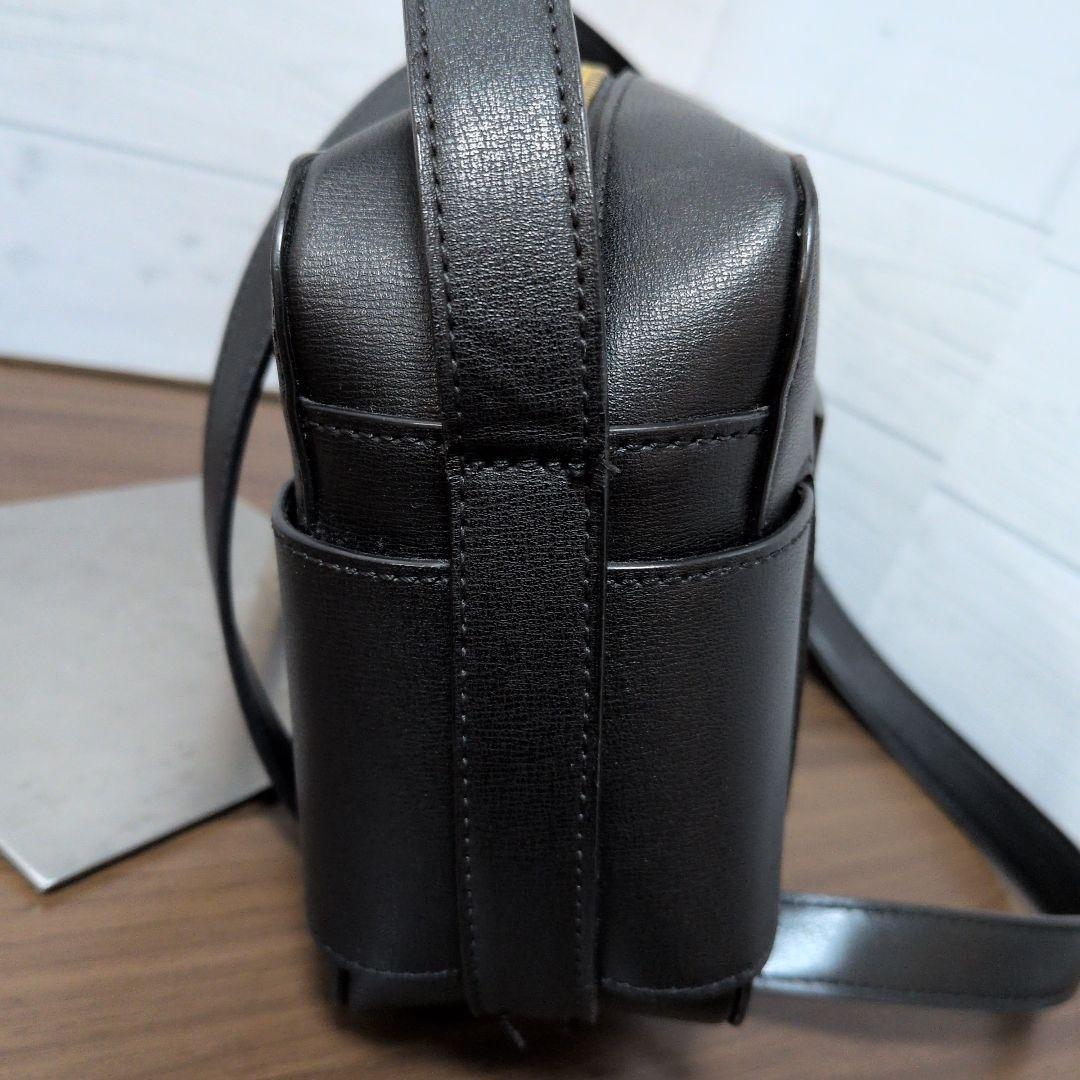 ARMANI EXCHANGE　スクエアロゴバックルショルダーバック　極美品