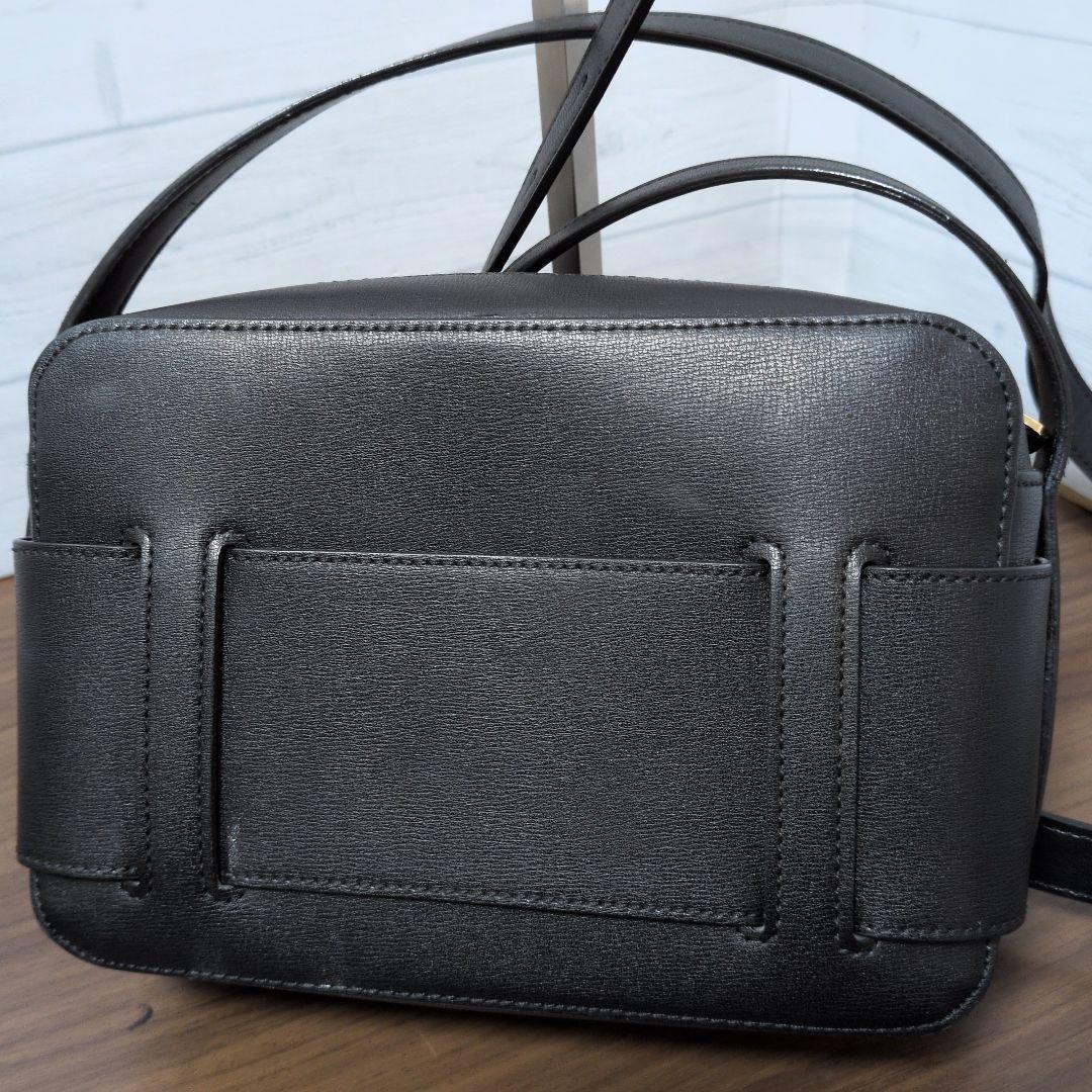 ARMANI EXCHANGE　スクエアロゴバックルショルダーバック　極美品