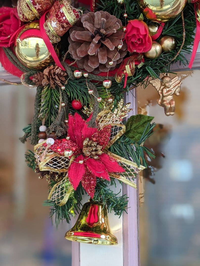 【お値下げ】クリスマスリース✨ベル付き✨フラワーリース大✨造花