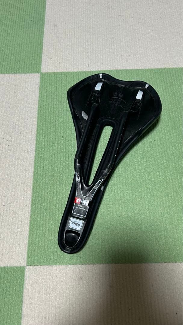 セライタリア slr カーボンレール