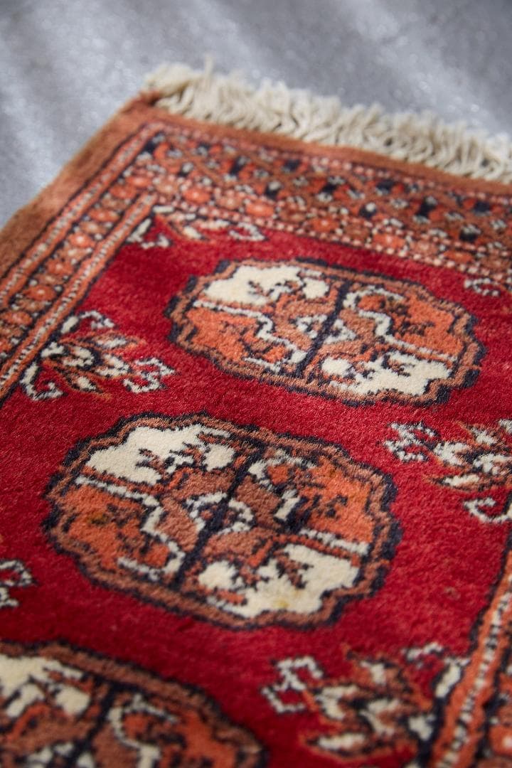 ヴィンテージラグ　トライバルラグ　パキスタン（95×33cm）赤　茶　オレンジ