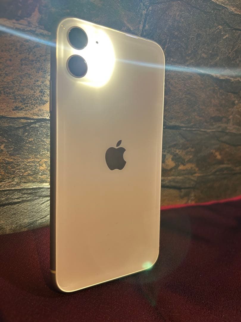 美品　iPhone11 64GB simフリー ホワイト　バッテリー98%